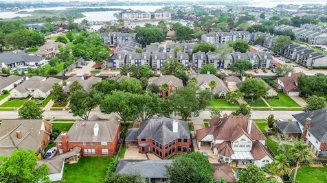 2403 N Lake Front Drive League City TX 77573
