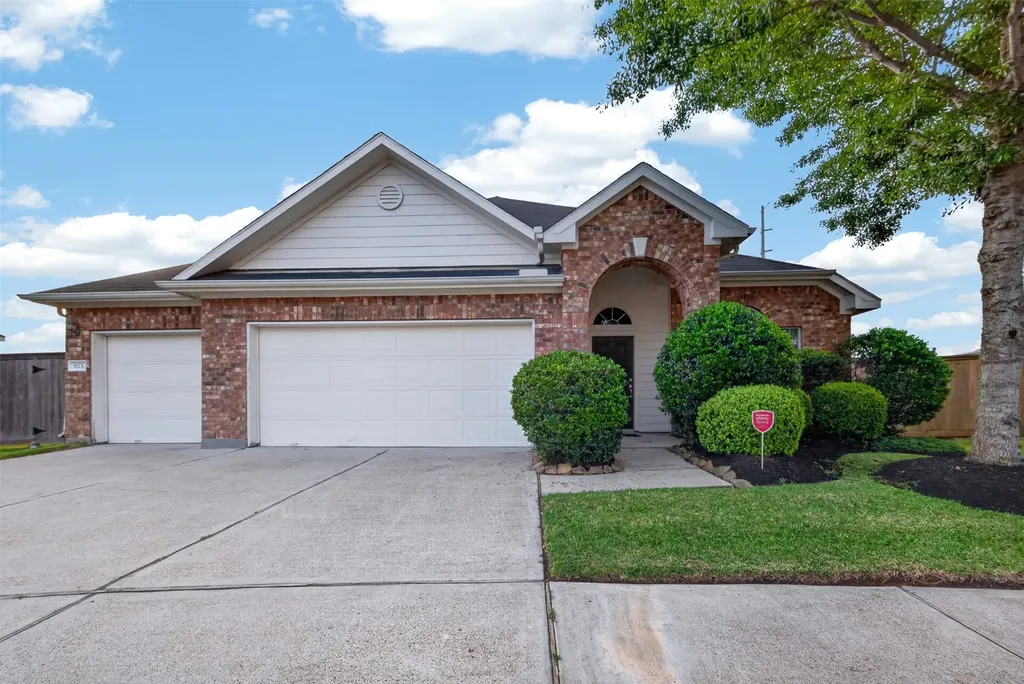 873 Grassy Knoll Trail La Marque TX 77568