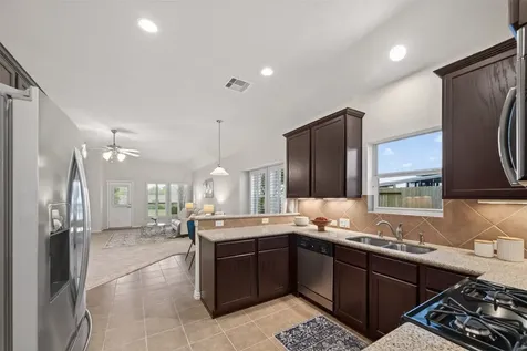873 Grassy Knoll Trail La Marque TX 77568