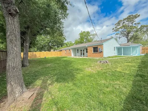423 Baywood Street La Porte TX 77571