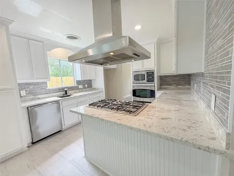 423 Baywood Street La Porte TX 77571
