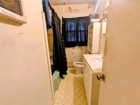 7546 Bywood Street Houston TX 77028