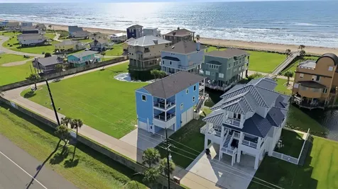 18 Blue Heron Circle Jamaica Beach TX 77554