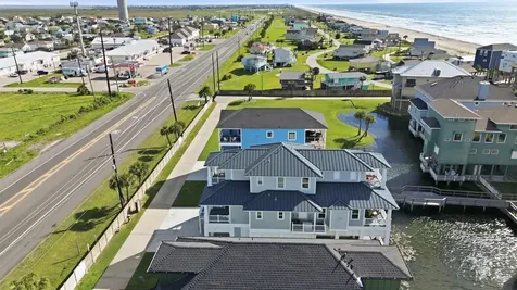 18 Blue Heron Circle Jamaica Beach TX 77554