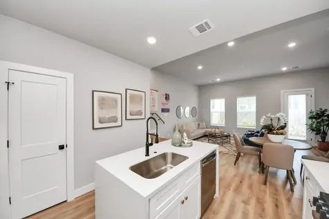5811 Francis Oak Place Houston TX 77091