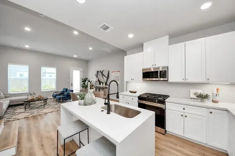 5811 Francis Oak Place Houston TX 77091