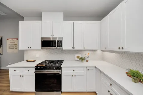 5811 Francis Oak Place Houston TX 77091
