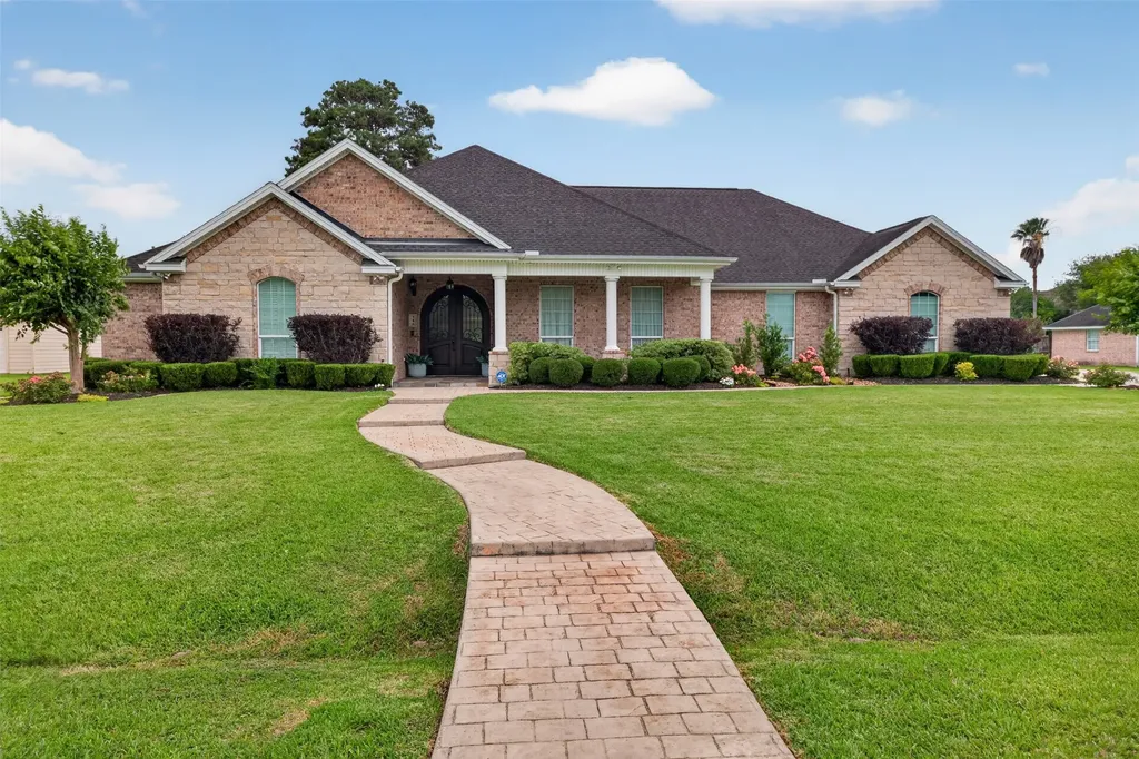546 Meadowlark Lane Winnie TX 77665