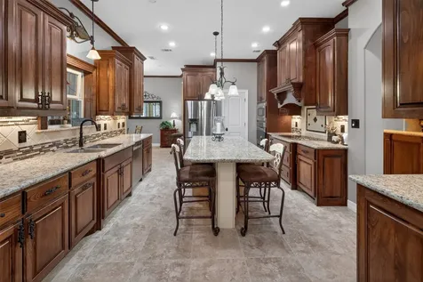 546 Meadowlark Lane Winnie TX 77665