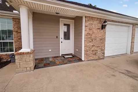 546 Meadowlark Lane Winnie TX 77665