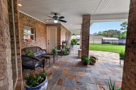 546 Meadowlark Lane Winnie TX 77665