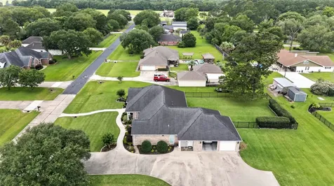 546 Meadowlark Lane Winnie TX 77665