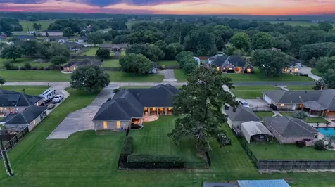 546 Meadowlark Lane Winnie TX 77665