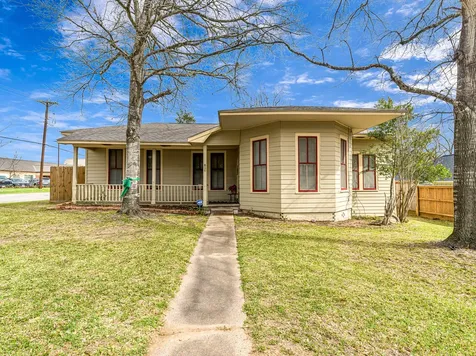 26 W Austin Street Bellville TX 77418