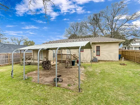 26 W Austin Street Bellville TX 77418
