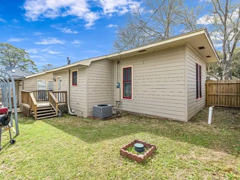 26 W Austin Street Bellville TX 77418