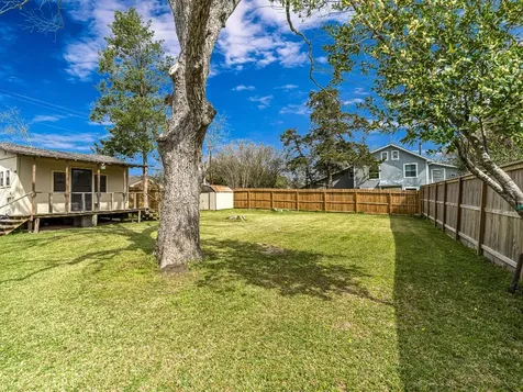 26 W Austin Street Bellville TX 77418
