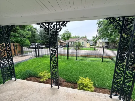 4103 Delhi Street Houston TX 77022