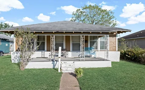 1027 13th Street Port Arthur TX 77640