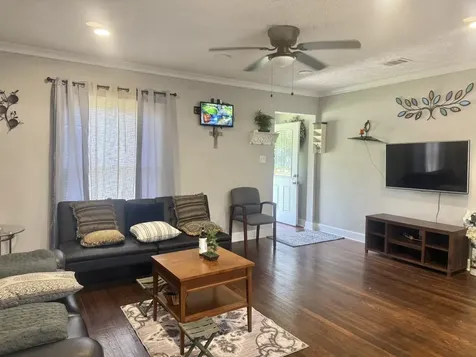 19 4th Avenue N Texas City TX 77590