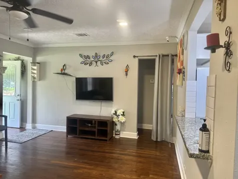 19 4th Avenue N Texas City TX 77590