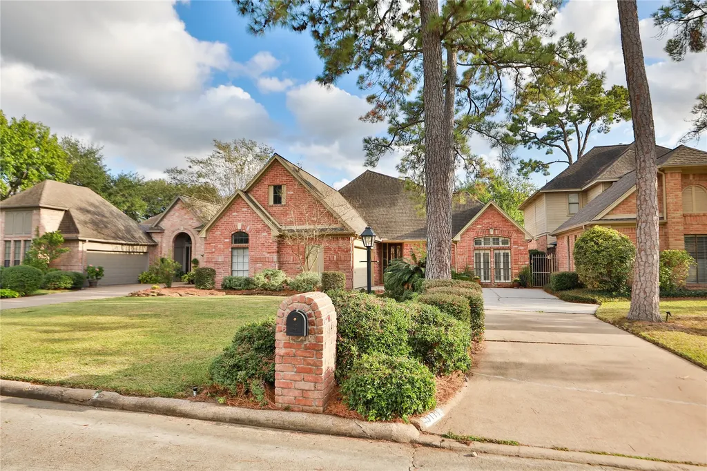 5111 Olympia Fields Lane Houston TX 77069