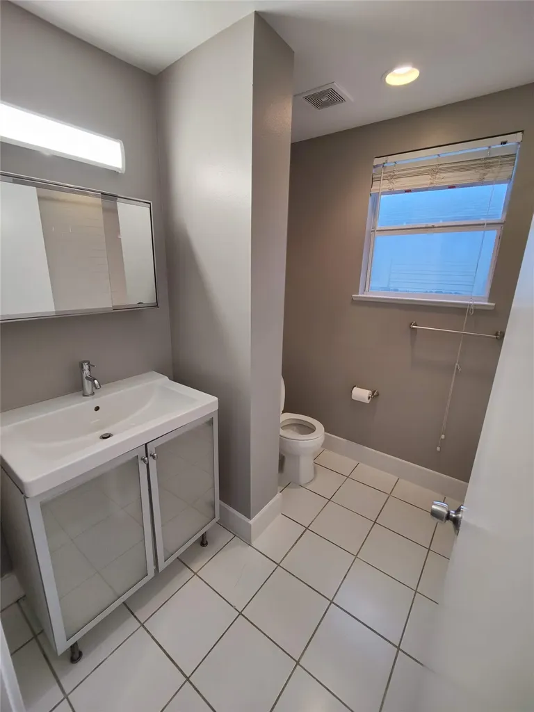 711 Graham Place A Austin TX 78705