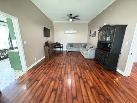 505 N 6th Street Silsbee TX 77656