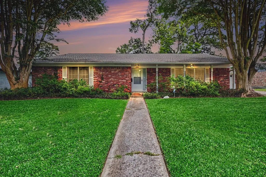 2208 Wyoming Street Baytown TX 77520