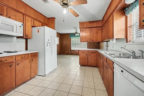 2208 Wyoming Street Baytown TX 77520