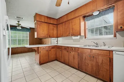 2208 Wyoming Street Baytown TX 77520