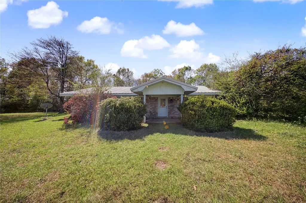 1195 Us Highway 96 N Pineland TX 75968