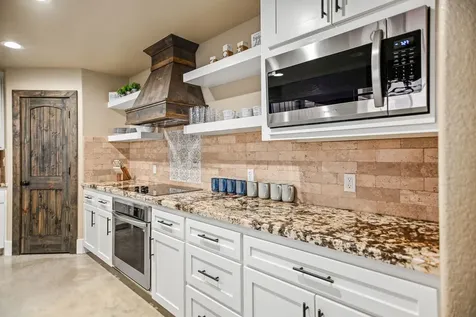 82 Circle Hook Port O Connor TX 77982