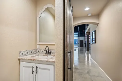 82 Circle Hook Port O Connor TX 77982