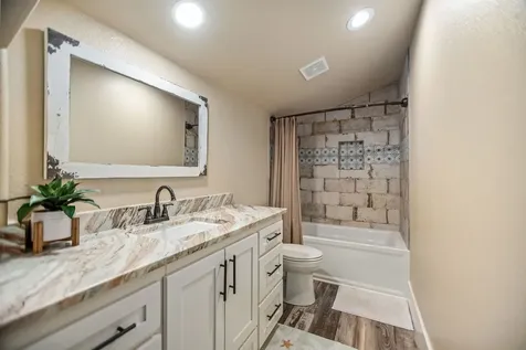 82 Circle Hook Port O Connor TX 77982