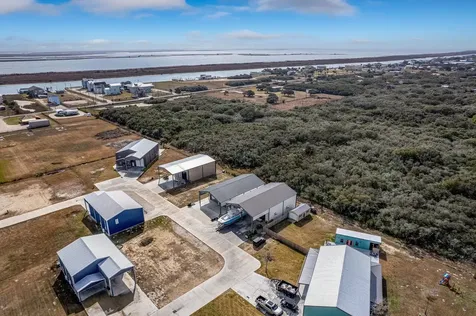82 Circle Hook Port O Connor TX 77982