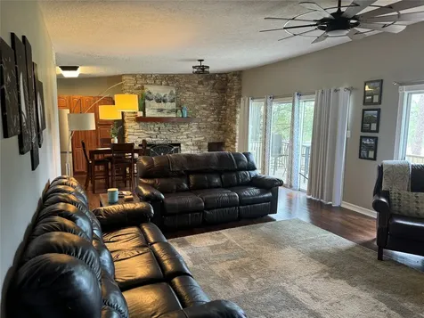 2550 Sam Rayburn Parkway B-6 Brookeland TX 75931