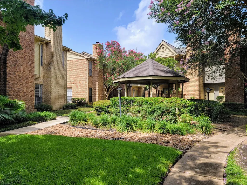 1515 Sandy Springs Road 1903 Houston TX 77042