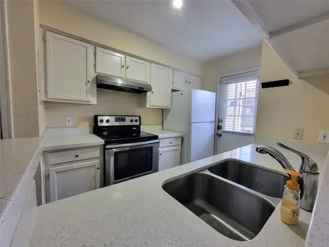 1515 Sandy Springs Road 1903 Houston TX 77042