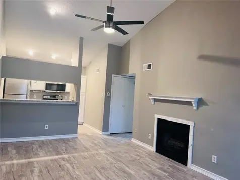 2121 El Paseo Street 2204 Houston TX 77054