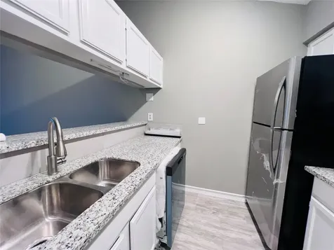 2121 El Paseo Street 2204 Houston TX 77054