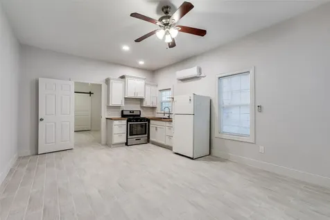 7133 Avenue C Houston TX 77011