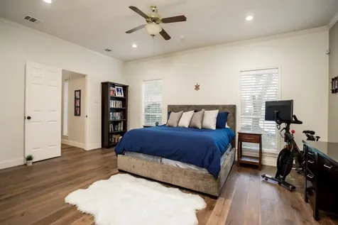 8915 Wallington Drive Houston TX 77096
