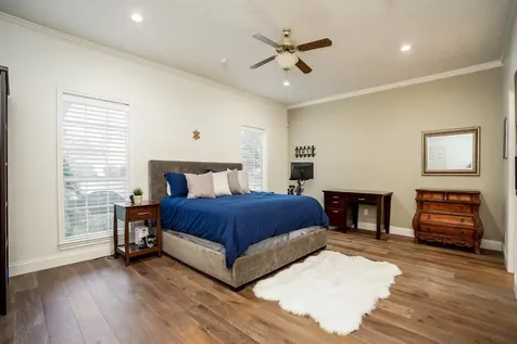 8915 Wallington Drive Houston TX 77096