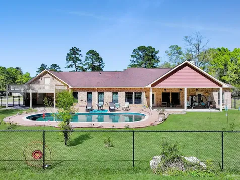 531 County Road 641 Dayton TX 77535