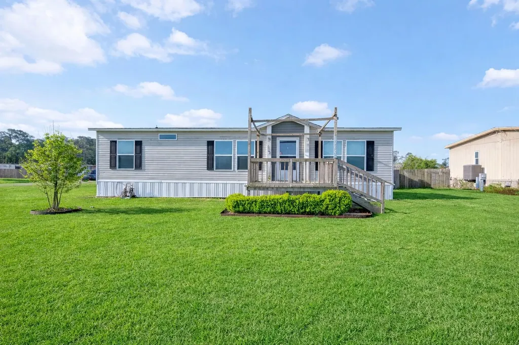17680 Old Highway 105 E Conroe TX 77306