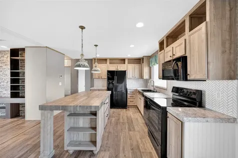 17680 Old Highway 105 E Conroe TX 77306