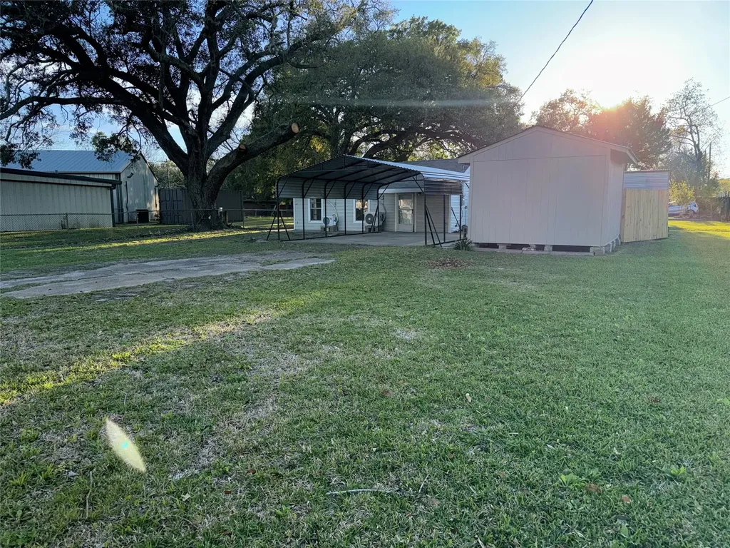 406 S 7th Street Alvin TX 77511
