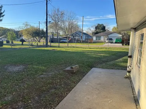 406 S 7th Street Alvin TX 77511