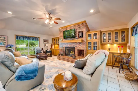 3269 Acr 153 Palestine TX 75801
